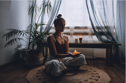 Velas de soya y velas aromáticas: de la Antigua Grecia a tu ritual de calma